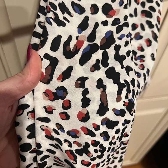 Cheetah print front tie tank top | White Tank | Cheetah Print - Picture 4 of 5